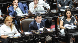 Jubilaciones: el Gobierno divide a los radicales y queda a un paso de sostener el veto de Javier Milei